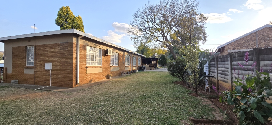 4 Bedroom Property for Sale in Geelhoutpark North West